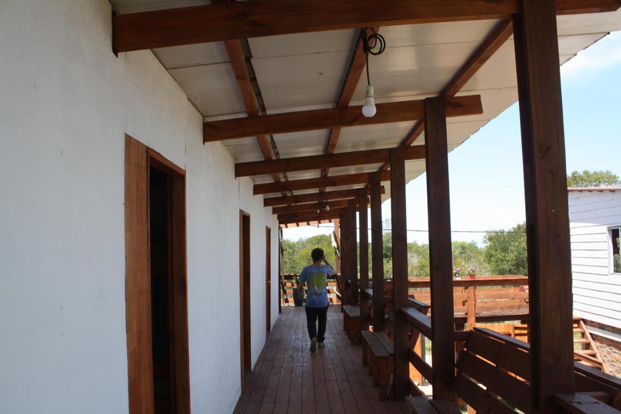 Posada Hostel La Piedra Mistica ลาเปเดรรา ภายนอก รูปภาพ